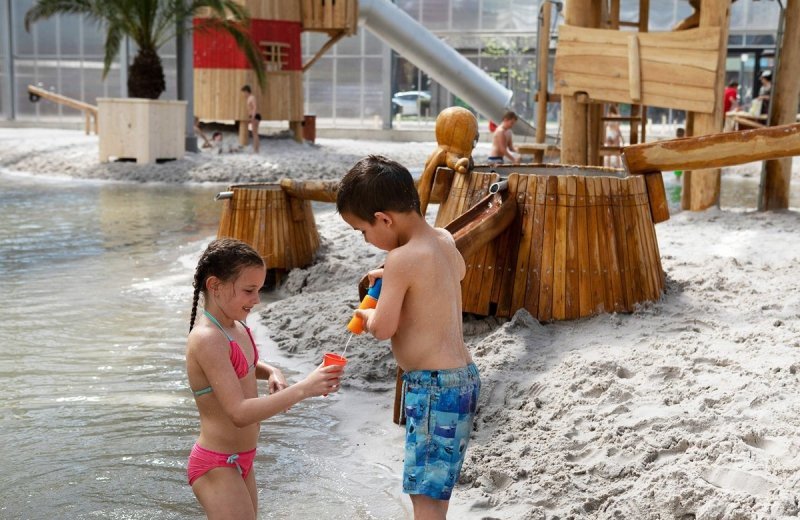 Überdachtes Strandbad