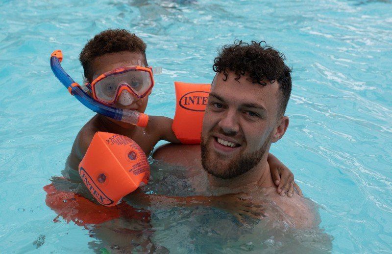 Hallenbad mit Wellnesszentrum